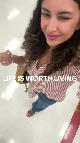 Life is worth living!🤌🏽✨🤣 #marriedlife #husbandandwife #husbandsoftiktok #imjustagirl 