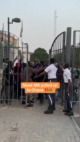 Y’all rockin’ with #MeekMill in Ghana⁉️🔥 #RapTV #meekmilly 