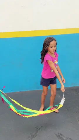 Pipa reciclavel e divertida para as crianças  #primavera #diadaarvore #materiaispedagógicos #educaçãoinfantil #historiasdetiktok 