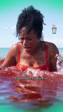 #LoQueVimos 🎦  Si hay películas que tiene su propio grupo de fans, son las de tiburones. 🦈 En CARNADA (o como su más acertado nombre en inglés: “SOMETHING IN THE WATER”) son 5️⃣ amigas que se juntan para la boda de una de ellas, que se realizará en un resort sobre la playa. Deciden darle una sorpresa a la novia y organizan pasar un día de chicas, una suerte de despedida de soltera en una isla alejada. Alquilan un bote que no es exactamente una joyita, y allí van las 5️⃣mientras van pasando de las risas a las protestas, por razones varias. La cosa es que nada dura para siempre y la diversión se corta por el ataque de un tiburón. La hemorragia que provoca la mordida en una pierna no para y tienen que llevar a su amiga a la costa por ayuda, pero el barquito choca con un arrecife que le hace un agujero y comienza a hundirse hasta que las amigas quedan flotando en el medio del mar. 🦈 El resto te lo imaginarás pero mejor es verlo en el cine 🤩 El material utilizado para realizar este video es gentileza de #BFargentina 👩‍💻 #GabiComposto | #elcafediarioCine #carnada #somethinginthewater #sharkmovies #shark  #EstrenosDeCine  #CineECD #elcafediariook #ECDok #ECD #elcafediario #buenosairesnews #argentinanews 