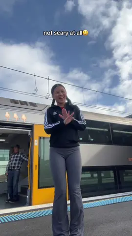 Never doing a tiktok in public ever again😭#creep #dancer #dance #dancers #tiktokdance #dancechallenge #hiphop #train #sydneytrain #fyp #foryour #foryoupagee #dancetok #australiandancer #australia 