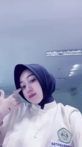 Gk cocok mau pura” sedih