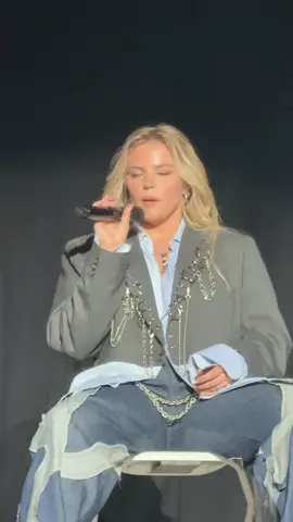 on the floor literally…. #reneerapp #reneerappsupremacy @reneé 