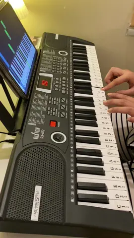 Piano for beginners pwedeng pwede pang regalo 😍 #piano #pianoforbeginners #61keyskeyboard #electronickeyboard #fyp 