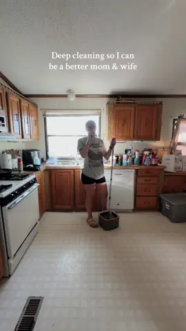 Deep cleaning so I can  be a better mom & wife #momlife #marriedlife #fyp #momof3 #sahm #foryou #motherhood #baby #deepcleaning 