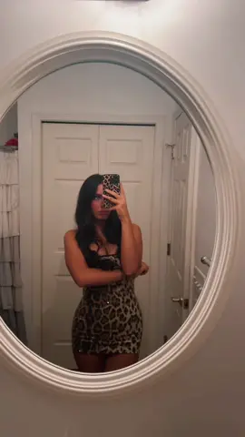 This dressss 🐆😍 #leopard #glamour #halloweencostume #OOTD 