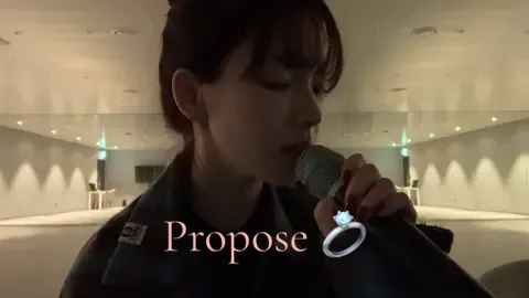 Karina singing “Propose” by Sungwoo Jung-a. I wonder if she was playing the piano as well 🤔 You can hear creaking or something every once in a while. #karina #aespa #karinaaespa #kpop #voice #night #kpopfyp  #fyp @aespa official 