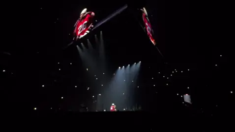 Billie performing ‘when the party’s over ’ in Québec for the opening night of tour tonight!
