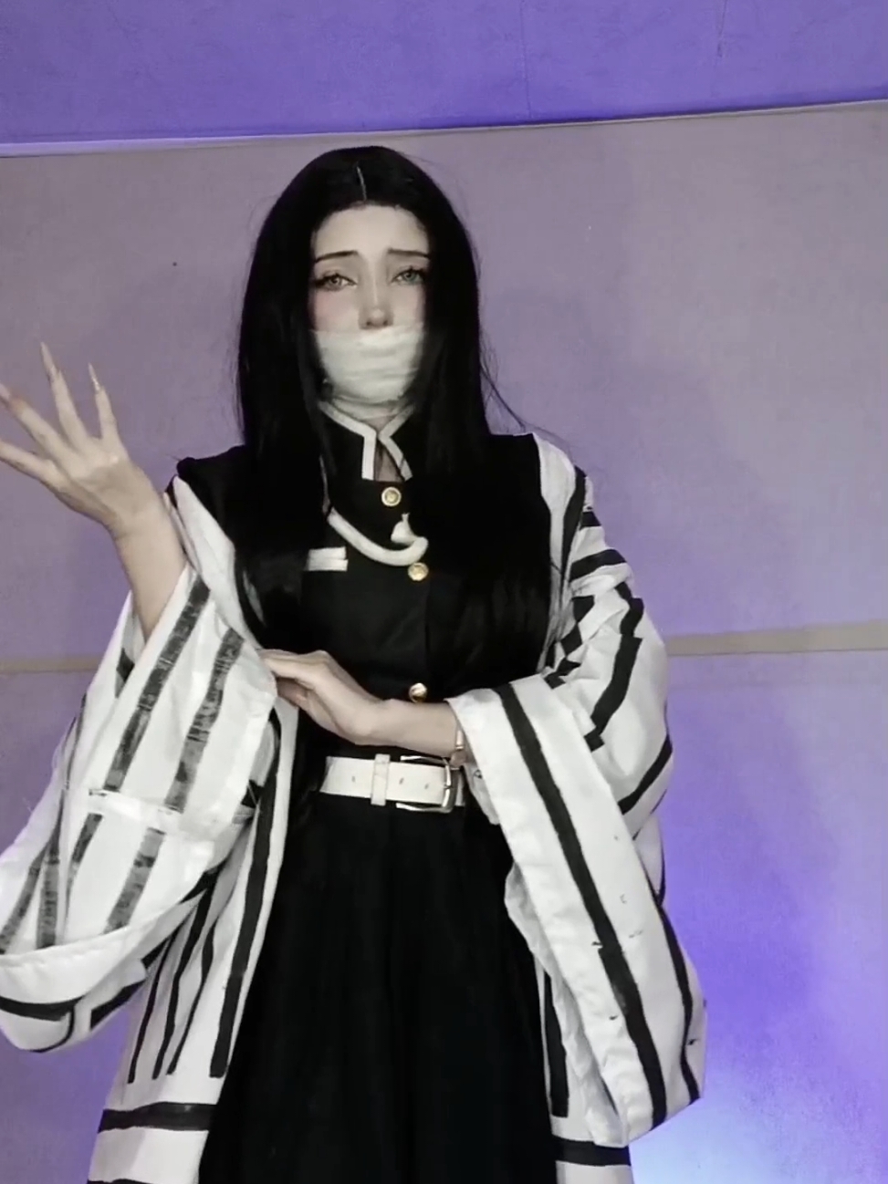 mitsuri me acompañas por mi cargador 🫣 | por fin les traje el cosplay de obanai🐍 #obanai #obanaiiguro #iguroobanai #obanaicoslay  #kimetsunoyaibacosplay  #kimetsunoyaiba #kny #demonslayer #demonslayercosplay 