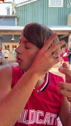 troy bolton? more like troy BADDIEEEEE