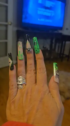 #halloweenlook #hallowseve #halloweencostume #halloween2024#halloween2024#halloween2024#halloween2024#holiday#nails #presson #pressonnails 