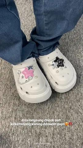 Jangan bingung lagi ya buat pasang jibbitznya☺️🤍 #sendaltrendy #sendalslop #sendalwanita #sendalkekinian #zyxbca #jibbitz #tutorial 