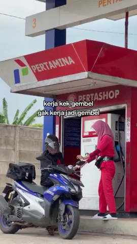 kerja kek gembel, ga kerja jadi gembel #fyppage #operatorspbu #pertashoppertamina #kerja #cewekidaman 