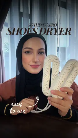 Portable electric shoes dryer memang function masa musim hujan @Thesuuno #shoesdryer #shoe #dryer 