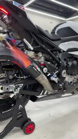 Sound check @austinracingexhausts GP1R Titanium Fullsystem on a BMW S1000RR 🤯🥵🔊 #one3bmws1000rr #one3austinracing #bmwmotorrad #bmwmotorcycle #bmws1000rr #austinracingexhaust 