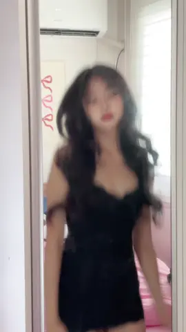 one more in black dress ☝🏻🤓