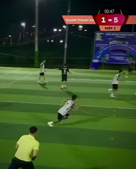 Tôi hay Làm nền cho siêu phẩm của thủ môn 😦 #xuhuongtiktok2024 #xedapchongnguoc💫 #vananhne #ngabanden #bongdaphui 