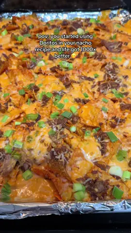I make the best nachos because of this one trick #doritos #nachosconqueso #nachorecipe 