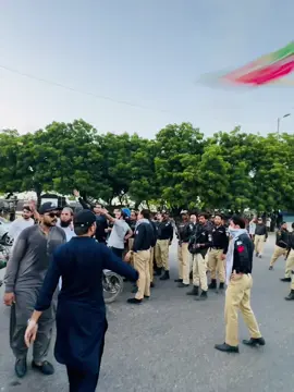 Inqilab inqilab aayega ❤️ #PTIKarachiGrandRally #imrankhanpti #releaseimrankhan #ptiofficial #pti_zindabad #iloveimrankhan #pti_tigers #foryoupage #foryoupageofficiall 