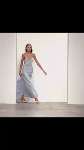 #colettepechekhonova leading the finale @ #calvinklein s/s #2000 