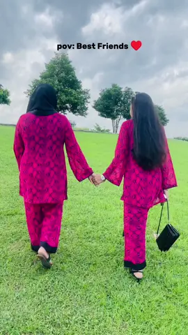 That urge to do twinning with her!! 💗👭 @JFR   #twinning #BestFriends  #bestie #outfitinspo #OOTD #foryou #fyp‍シ #bdtiktokofficial🇧🇩 
