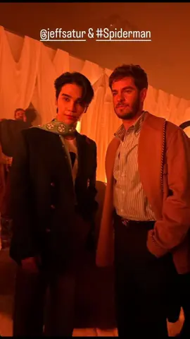 Jeff Satur & Andrew Garfield 'Spiderman' #JeffSatur #AndrewGarfield #Spideeman #PavillonDesFolies #VALENTINOGARAVANI #ValentinoSS25xJeffSatur