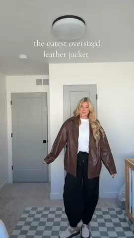 This is definitely going to be a fall staple! #leatherjacket #brownleatherjacket #brownleatherjacketoutfit 