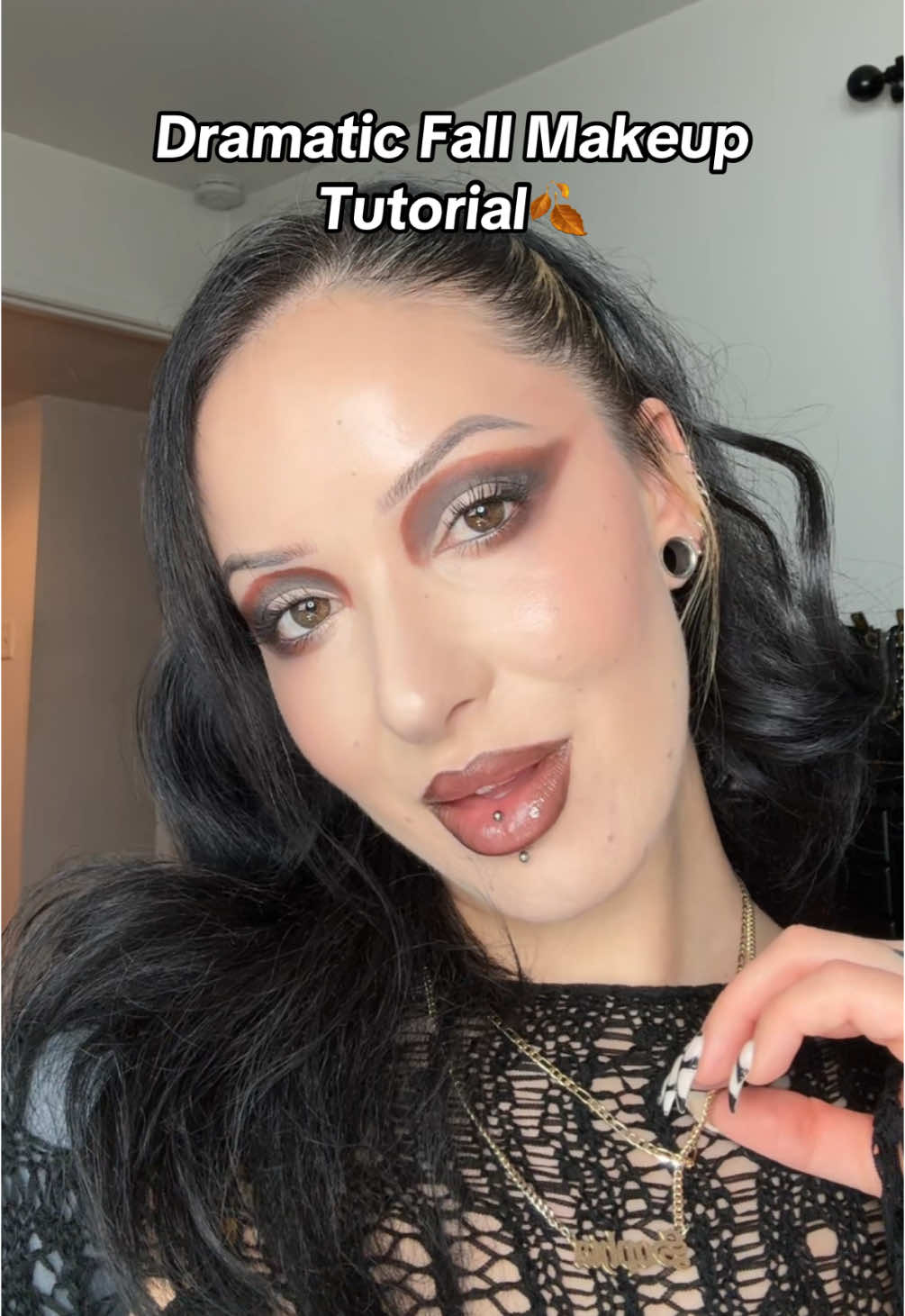 Creative makeup look for fall 🦇using the @NOCTEX COSMETICS Antiquity palette #fallmakeup #eyemakeuptutorial #gothicmakeup #creativemakeup #editorialmakeup 