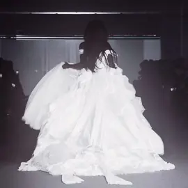 vetements ss25 [ac fl4m6z] #fyp #vetements #vetementsss25 #model #fashion #Runway #springsummer2025 #fy #viral #edit #httpsmog  