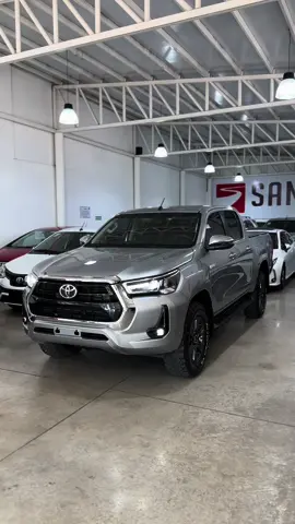 *NUEVO INGRESO* •Toyota Hilux 2.8 SRV 4x2 AT  •2021 •70.000kms  Retiralo con $18.000.000.- + cuotas Permutamos  📞2616510804
