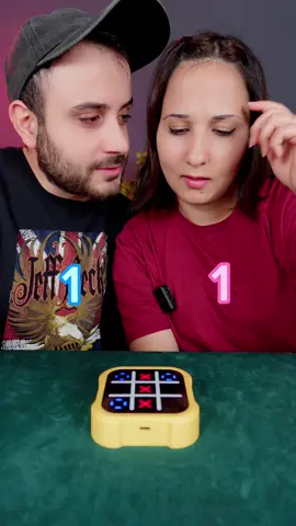 تعو نلعب لعبة x-o الرقمية 😃 . . . . . . . #العاب #لعب #تحدي #تحديات #عائلة #تسلية  #game #games #boardgames #GameNight #couple #fun #strategygames #family #familygames 