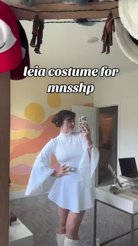 stuck to my roots for my second mickey’s not so scary halloween party this year 💫 #starwars #mnsshp #starwarsstyle #starwarshalloweencostume #princessleia #princessleiacosplay ib: @Laney Byers 