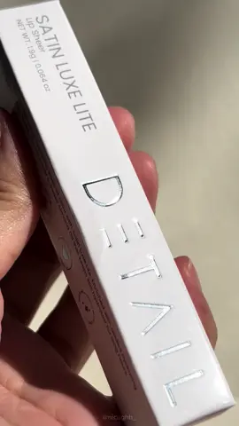 I’m in love, I’m in love! I’m in love with this wonderful product of @Detail Cosmetics !😫  #cosmetics #detailcosmetics #lippie #satinluxelite #juicylips #pink #lipbalm 