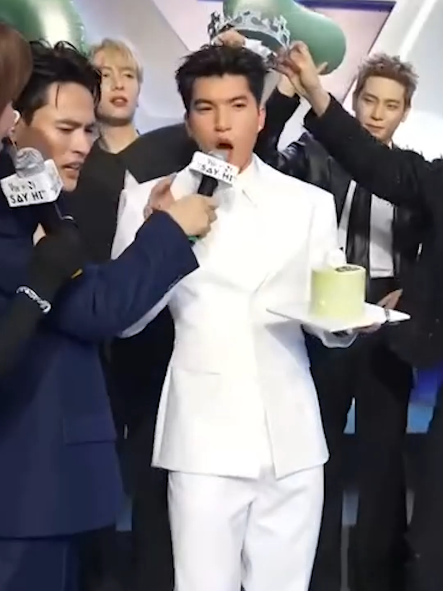 Ồn quá Anh Hiếu #thunaochiunoi #hieuthuhai