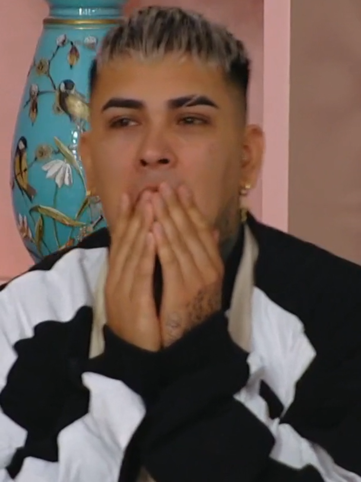 Impacto total de todos en la cocina al ver el desafío técnico 😳🎂 🍩 Mirá #BakeOffFamosos en mitelefe.com/vivo/ 🧁 Reviví los episodios en @disneyplusla