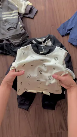 Quần áo dài tay bé trai dễ thương #khongthitinh #quanaobegai #thoitrangtreemcaocap #mevabesosinh #mevabe #mebimsua 