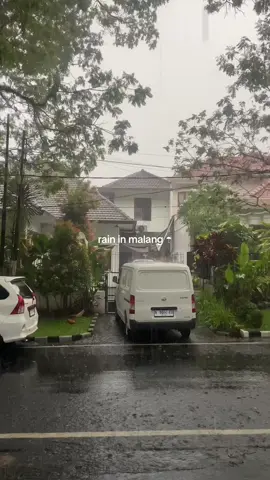 Rain in Malang ☔️🌧️ #fyp #fypp #fypシ゚ #zyxcba #malang #kotamalang #malang24jam #malangterkini #malangvibes #malangrain🌧️🥶 #malanghujan #exploremalang 