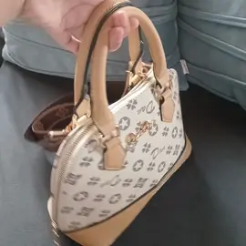 mga ante wag nyo na intayin na maubos nnman ang stock ng bag na to#DANDANBAG #LEATHERBAG #FASHIONBAG #BAG#MONOGRAMPATTERN#SMALLBAG#STANDALONE#BAGS#HARDLEATHERBAG@Sibuyanon 