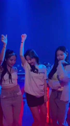 ตอนเด็กแม่บอกว่าอย่ากินเสียงดัง โตมาเลยกินเงียบ จุ๊ๆ🤪🤭  #เชียงราย #เที่ยว #thelibarychiangrai #ผับเชียงราย 