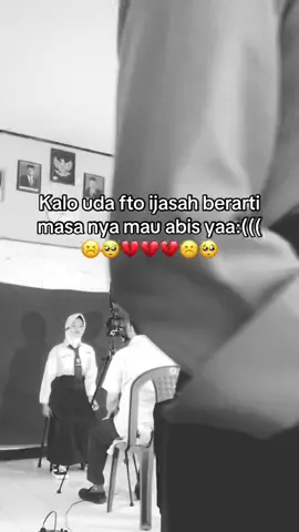 yahh🙁🥺💔💔 #ixenewione #newione🇹🇩 #smpn1widasari #fotoijazah #agit