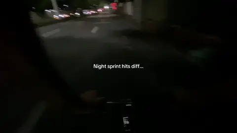 Night sprint hits diff#siklistangtiktoker #fixedgearphilippines #fyp #foryou #zhayfXd #specialized #sad 