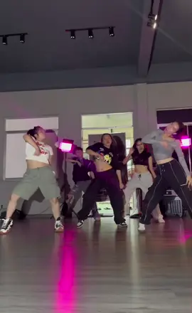 Xem hết video để thấy điểm nhấn 😂😂 ( 🧠 : @Anh Mỹ ) #tlinh #lowg #hopondashow #dance #choreography #stsdance #nhomnhayquynhon #hocnhayquynhon #STSDaneStudio #xh 