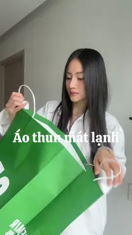 Áo này cái vải nó mát thật sự á mọi người, ko nghĩ là nó mát vậy luôn 😅  #semirvietnam #semirvnfashion #aothun #OOTD 
