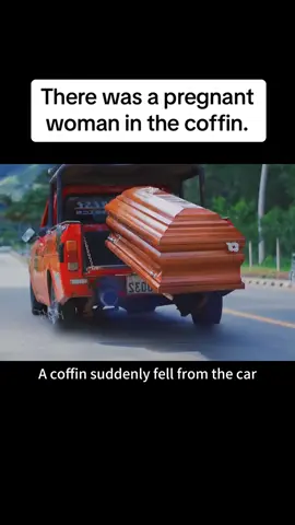 There was a pregnant woman in the coffin.#film #usa_tiktok #movieclips 