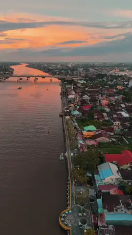 Sore di tepi sungai kapuas #dronevideo #pontianak #pontianakdrone #pontianakcinematic  #CapCut 