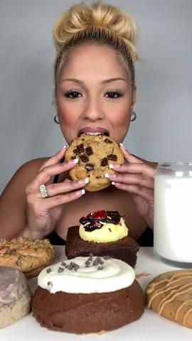 Reasons why I dont post full unedited videos 💀 #crumblcookies #cookies #mukbang #crunchy #mukbangasmr #eating #asmreating #Foodie #foodtiktok  #food #crunchysounds #asmrfood #crunchyasmr #eat #asmrsounds #asmrtiktok #eatingshow #hungrytiktok #eatingshowasmr #muckbang #fyp #fyp #foryourpage #viral