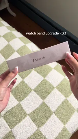 Thank you @MissAIR for my new gorgeously classic watch band !! 🤍⌚️ #cloverwatchband #luckygirl #silverjewelry #OOTD #missair 