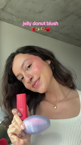 jelly donut blush is the cutest trend we’ve ever seen 🍩✨mix our cheeky pop blush with our new glaze drops for an ultra dewy flush of color! #florencebymills #jellydonutblush 