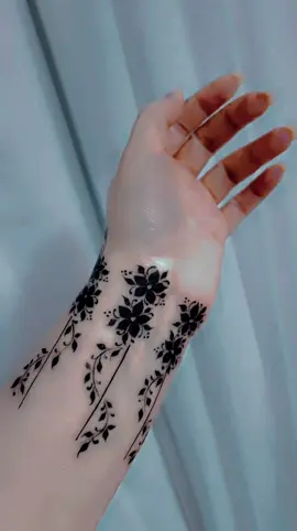 لعيون الرقيقات حبيته لعيون الي يحبو هذا الذوق والاذواق تختلف  ❤️❤️❤️🌹#دلع #جمال #رقه #انوثه #يهبل #فخامه #خضاب #خضاب_اسود #خضاب_يمني #نقش #نقش_حناء #نقشت #نقش_ناعم #نقش_عروس #نقشحناء #نقش_عرايس #نقش_حنا #نقش_حنه #نقشات_ناعمة #حنه #حنه_عروس #حنه_خليجية #حنه_عرايس #حنه_رمضان #حنه_يديها #حنه_سودانيه #حنه_العيد #حنا #حناء #حناء_عروس #حناء_خليجي #حناء_هندي #حناء_اسود #حناء_هندي_خليجي_صحراوي_فاسي #حنتي #نقشتي❤️ #رسم #تصميم #تصميمي #تاتو #وشم #اكسبلور #ترند #يمنيات #مغربيات #سوريات #مغتربات #غربه #نساء #بنات #صبايا #عربيات #عرب #صنعانيات #عدنيات #جنوبيات #كشخه #اليمن #اليمن_صنعاء_تعز_اب_ذمار_عدن_وطن_واحد #اليمن_روحي #اليمن_اصل_العرب #اليمن🇾🇪المملكة🇸🇦 #اليمني #صنعاء #صنعاء_القديمة #المانيا #هولندا #germany #مصر_السعوديه_العراق_فلسطين #مصر_العراق_السعودية_تونس_المغرب_الجزائر #العراق #سوريا_تركيا_العراق_السعودية_الكويت #قطر #عمان #السودان #تايم #وناسه #مزاج #هواياتي #شغلي #دويسبورغ #دوسلدورف #اعراس #زفاف #زفه #زواج #الشعب_الصيني_ماله_حل😂😂 #يمني#ورد #كشخه #الجميع #جديد #رسم #رسمتي #عرب #يمانيون🇾🇪 #غربه #وناسه #تايم #مزاج #حلاوه#ليبيا #المغرب #الجزائر #تونس #يمانيون🇾🇪 #يمانيات #مواهب #العرب #