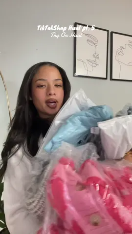 Clothing Try On Haulll 🫶🏼 which one was your fav ??!  #tryonhaul #tryon #clothinghaul #fyp #fypシ 